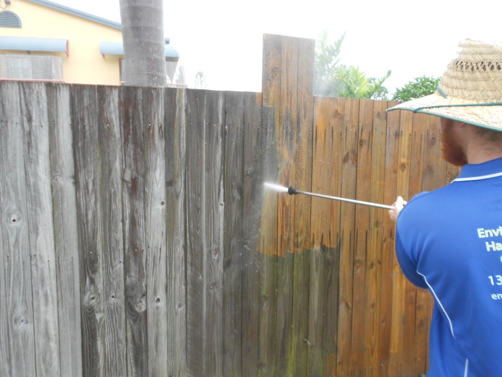 fencing pressure cleaning