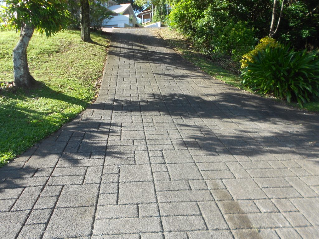 driveway cleaning cairns