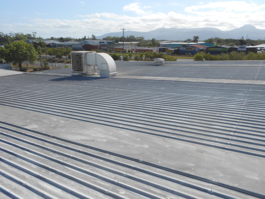 Commercial roof cleaning in Cairns